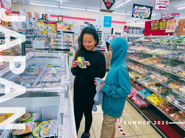 .
ダラスを旅立ち、シアトルに引っ越してくる前に、ビザの更新も兼ねて日本に1ヶ月半ほど一時帰国。
⁡
（一応今回、ダラスから日本へ帰任して、日本からシアトルへ赴任という形)。
⁡
⁡
引越しの合間で、買い揃えるものやらやること満載で、体力もギリギリで、人と会う予定はいつもより少なめだったけど。
⁡
⁡
行きたかったお店には行けたし、参加したいことにも参加したし、なんだかんだやりたいことやれたかな。
⁡
⁡
子ども達も3週間、池袋で小学校体験に通って、遠足に参加したり、子ども達だけでサンシャインにプリクラ撮りに行ったり(都会！)。
都心の極小エアビー生活もだいぶ慣れてきた。
⁡
⁡
今回は、東京がメイン拠点だったけど、荷物の重さも持ち歩く距離も、車生活と比べものにならないね。全身運動でめちゃ鍛えられた。暑いし汗かくし、体動かすってやっぱ爽快。
⁡
⁡
⁡
今回巡ったところ備忘録。
⁡
・Meals /eatreat.ruci /santi /faro /mok /ナタラジ /brown rice tokyo /breather coffee /pool side /hayamabreadclub
・organic mother life /田ノ実 /Nishikiya /YYyard /food company /shonan soy factory /the harvest kitchen /today's special /cotogoto /farm mart
・ジョーティッシュの合宿
・アジャストメントの対面クラス受講
・曼荼羅アートとお茶をたてる体験
⁡
子ども達と、
・逗子の花火大会 /江ノ島水族館 /鼓動「とこしえ」 /熱川温泉 /あ展 /魚卯で金魚すくい
・コンビニ（必須） /七五三（もんじゃ) /吉岡茶房(かき氷) /ミスドのもっちゅりん
⁡
⁡
ほんと、日本って、素敵なお店や、文化的な経験ができるチャンスがいっぱい👏 また新しい経験が広がりました。
⁡
⁡
⁡

#はじめて金魚とれたよ
#お抹茶っておいしいんだね
#やっぱり日本のごはん　
#都心のエアビーは洗濯物で埋まる